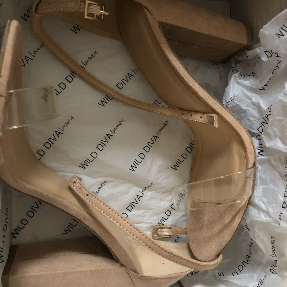 Heels color nude